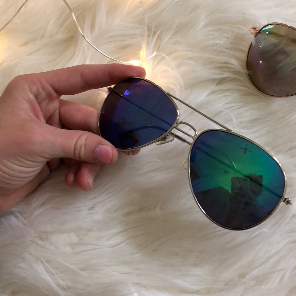 Sunglasses - Picture 2 of 3